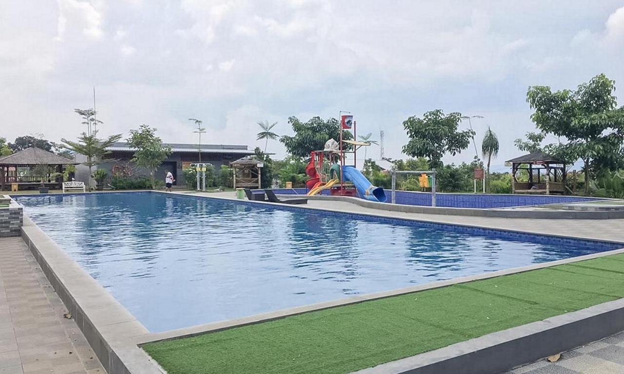 فندق Reddoorz Near Wisata Paribendo لاوانج المظهر الخارجي الصورة